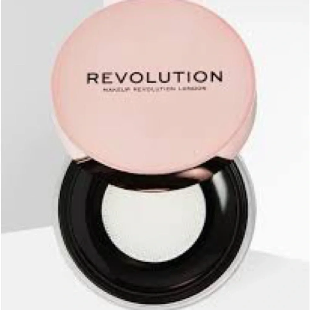 ❄️ MAKEUP REVOLUTION | INFINITE UNIVERSAL LOOSE SETTING POWDER